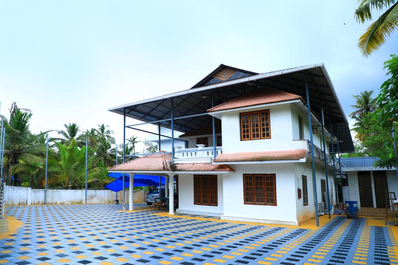 Water Gate Tourist Home And Resorts Mundrothuruth Екстериор снимка