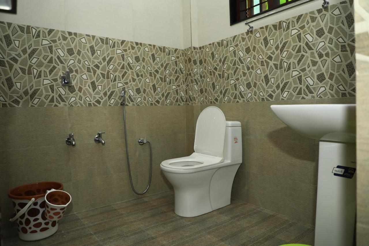 Water Gate Tourist Home And Resorts Mundrothuruth Екстериор снимка