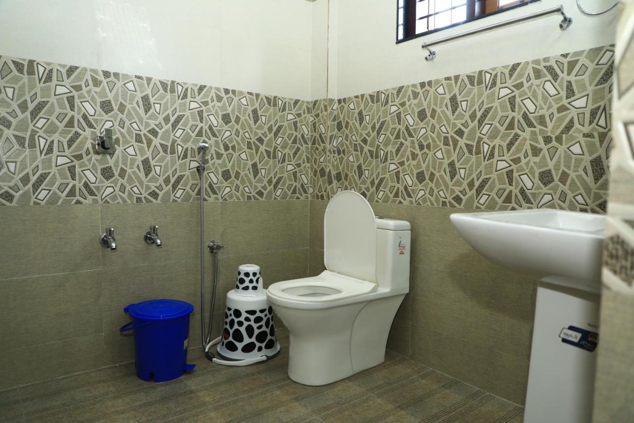 Water Gate Tourist Home And Resorts Mundrothuruth Екстериор снимка