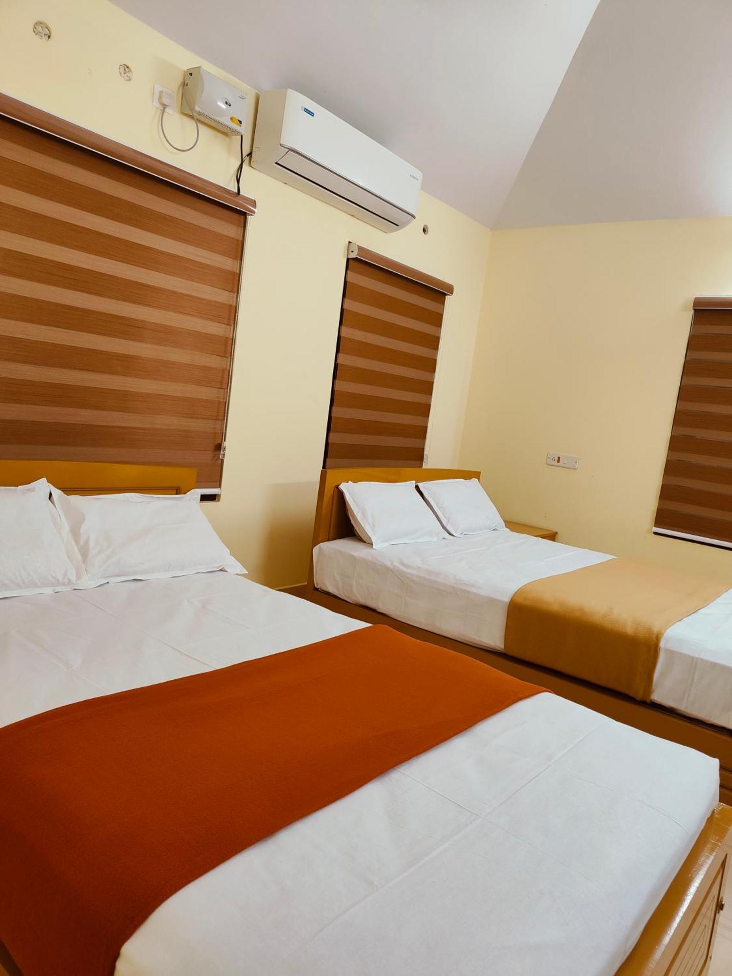Water Gate Tourist Home And Resorts Mundrothuruth Екстериор снимка