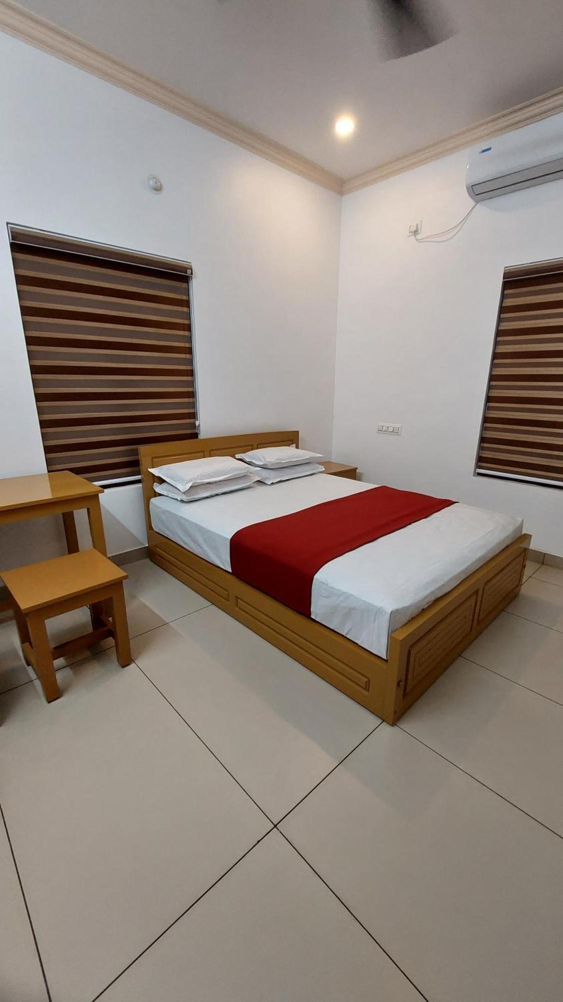 Water Gate Tourist Home And Resorts Mundrothuruth Екстериор снимка
