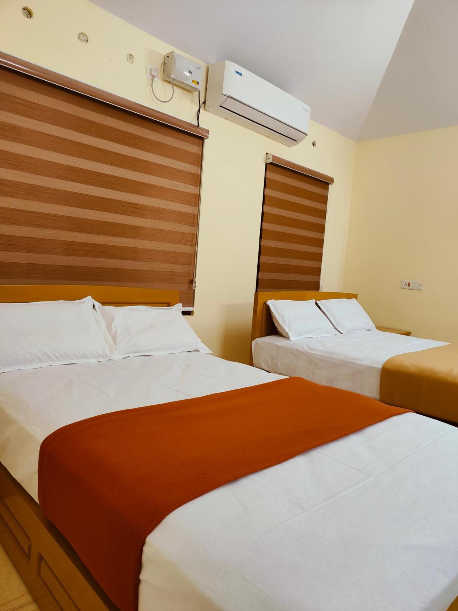 Water Gate Tourist Home And Resorts Mundrothuruth Екстериор снимка