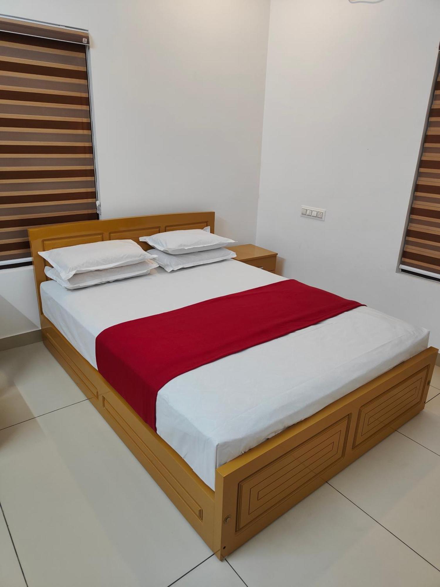 Water Gate Tourist Home And Resorts Mundrothuruth Екстериор снимка