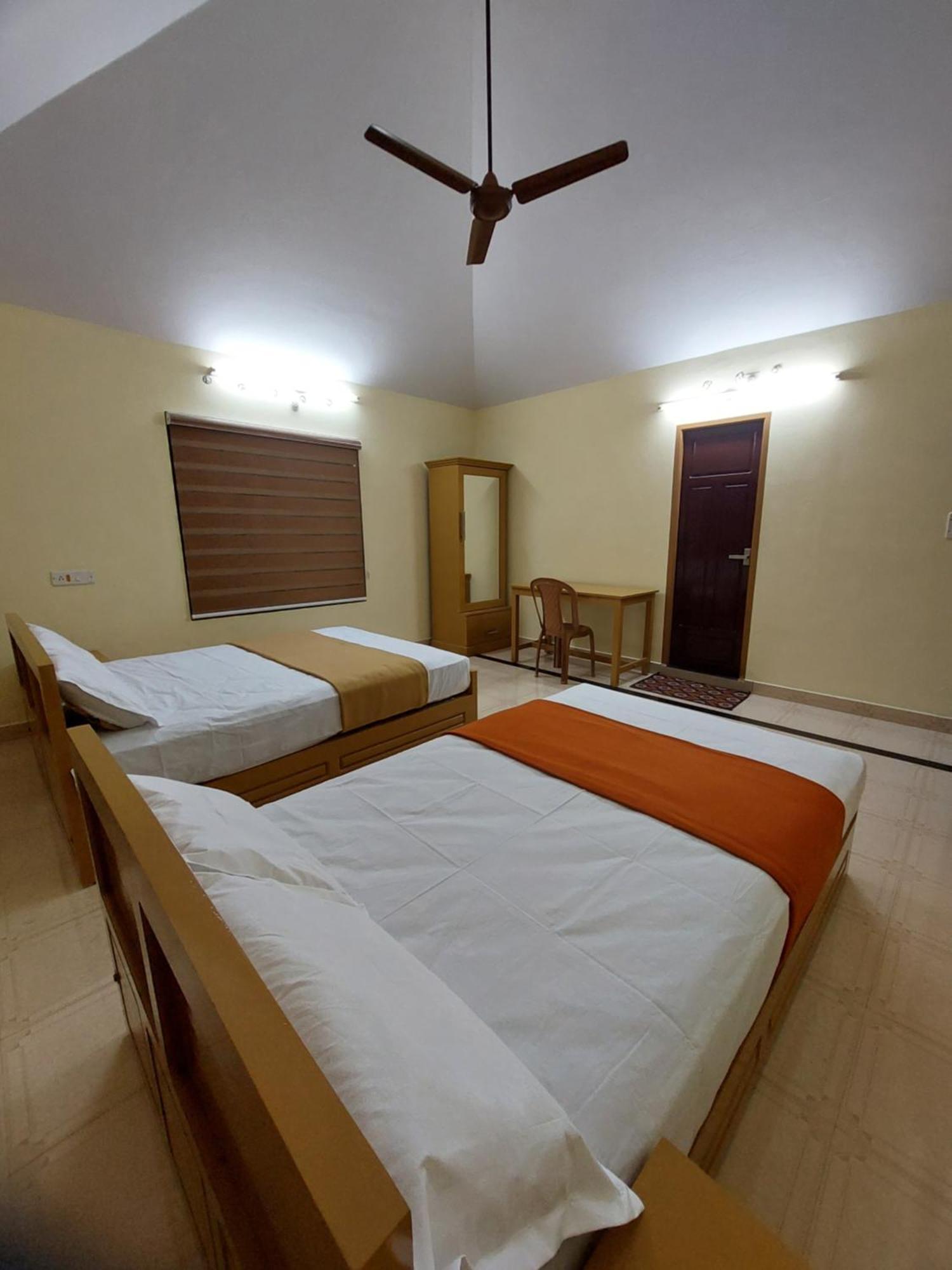 Water Gate Tourist Home And Resorts Mundrothuruth Екстериор снимка