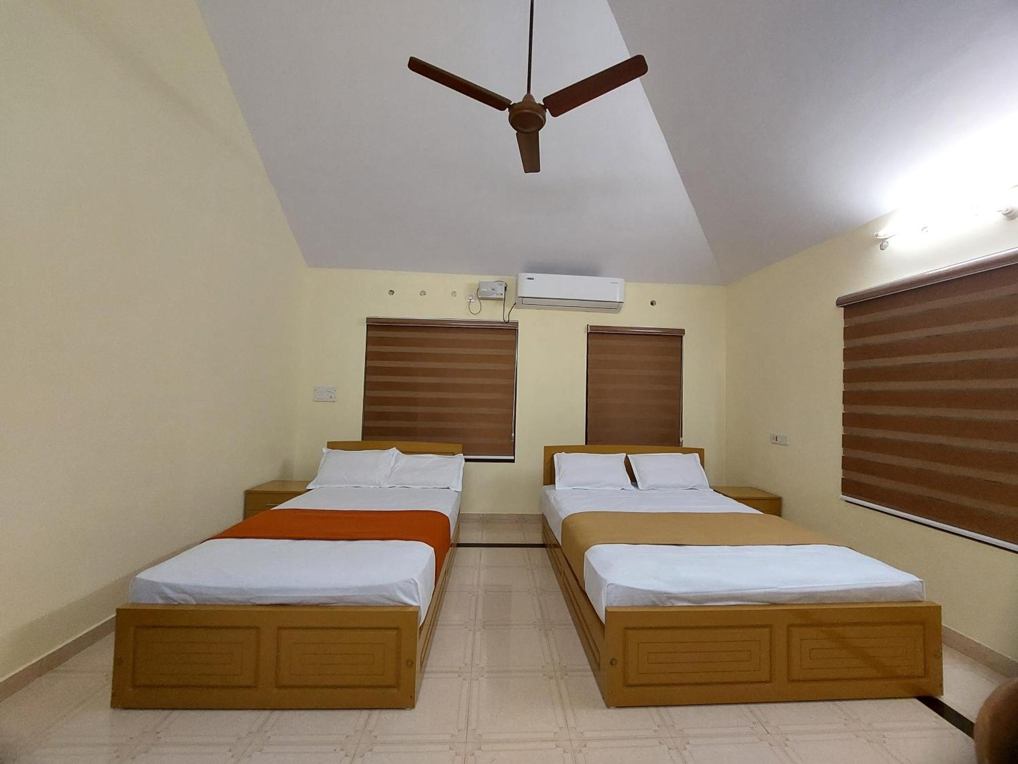 Water Gate Tourist Home And Resorts Mundrothuruth Екстериор снимка
