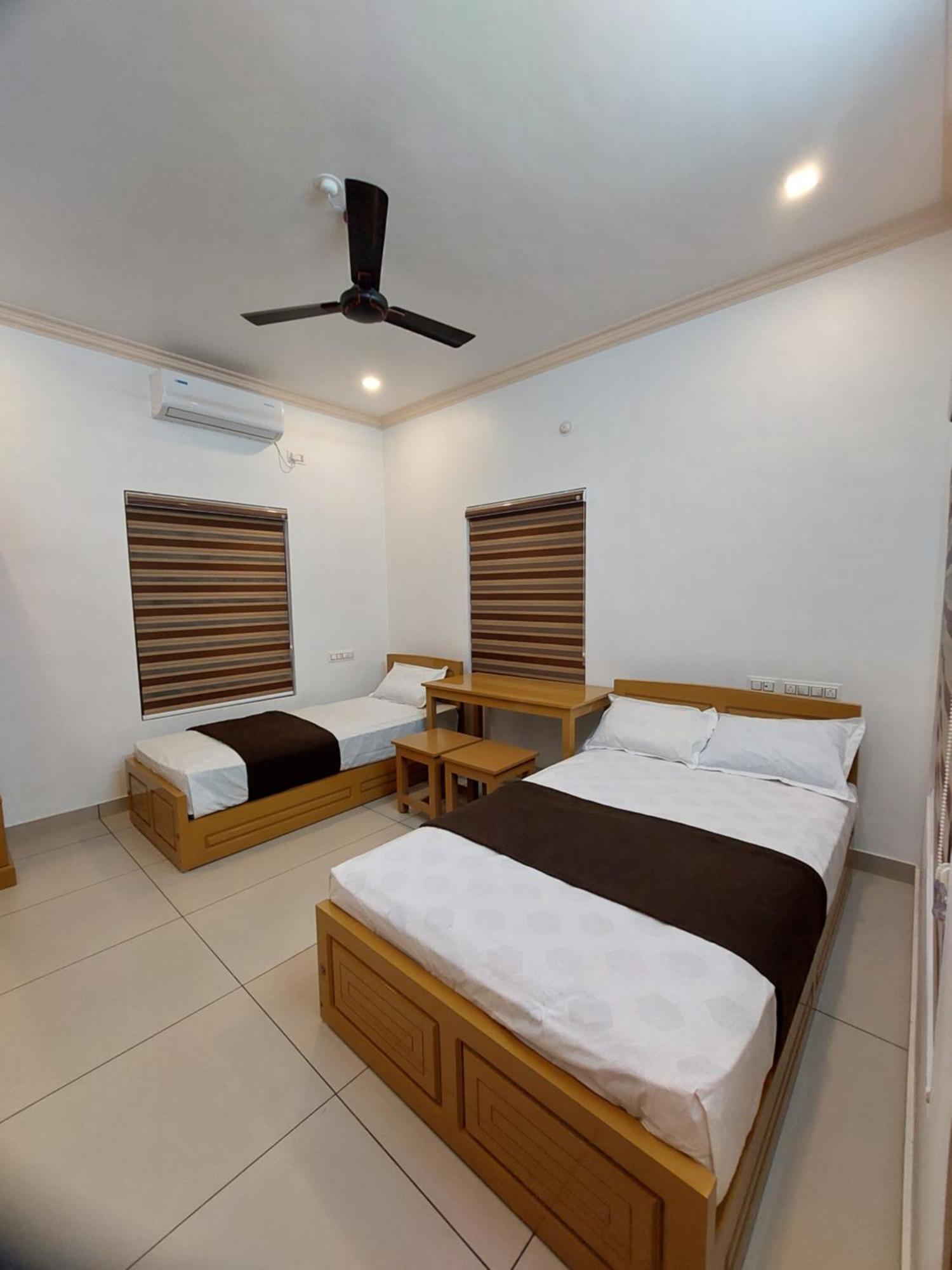 Water Gate Tourist Home And Resorts Mundrothuruth Екстериор снимка