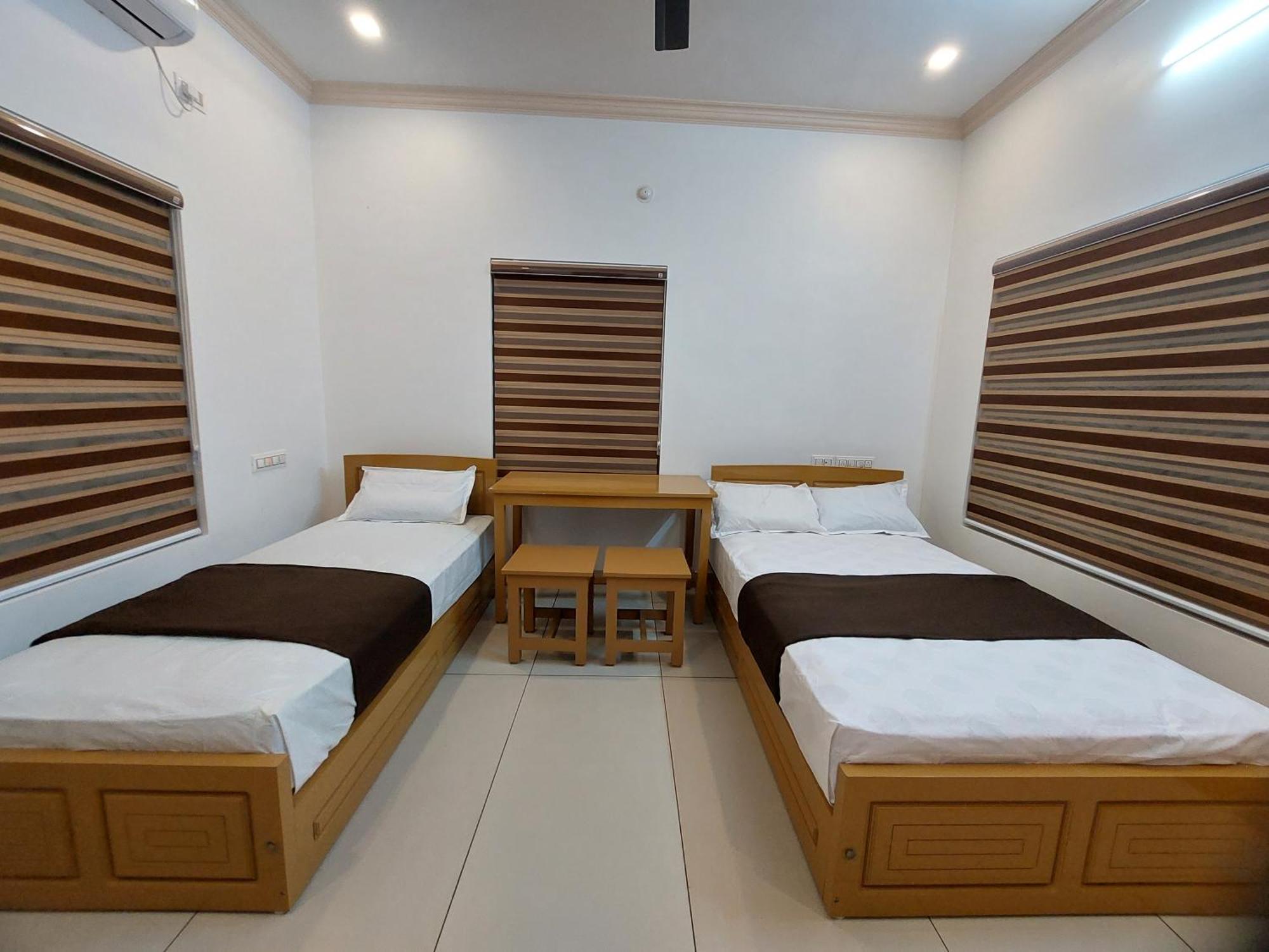 Water Gate Tourist Home And Resorts Mundrothuruth Екстериор снимка