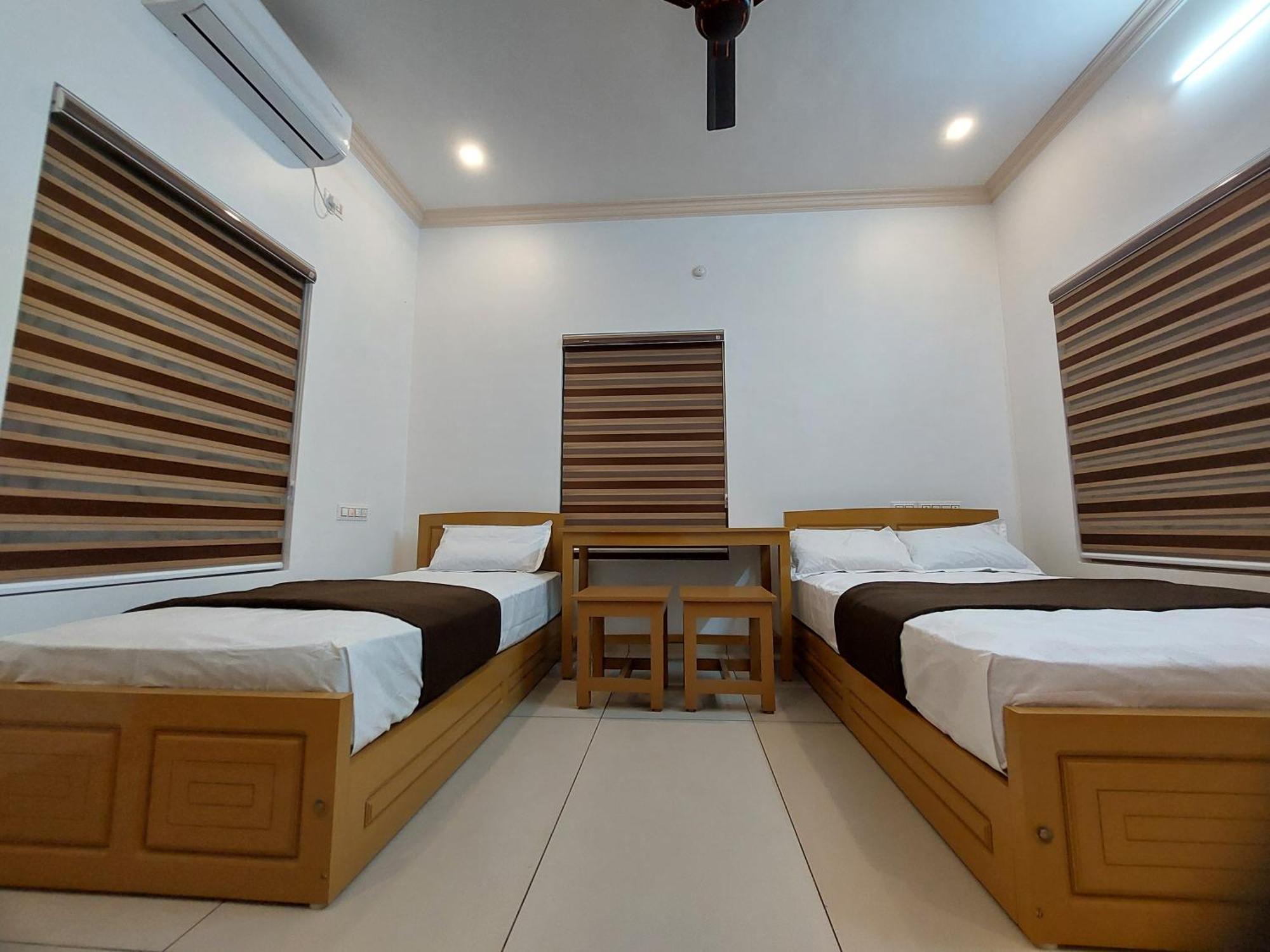 Water Gate Tourist Home And Resorts Mundrothuruth Екстериор снимка